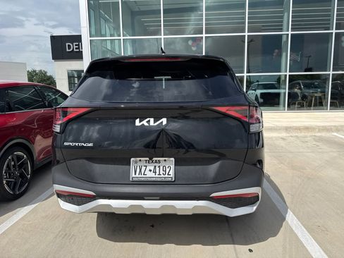 Used 2025 Kia Sportage EX FWD image 4