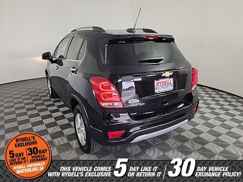 Used 2019 Chevrolet Trax LT w/ LT Convenience Package image 8