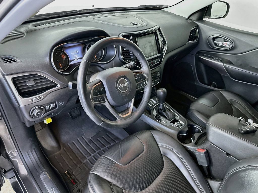 Used 2019 Jeep Cherokee Limited w/ Luxury Group FWD image 30