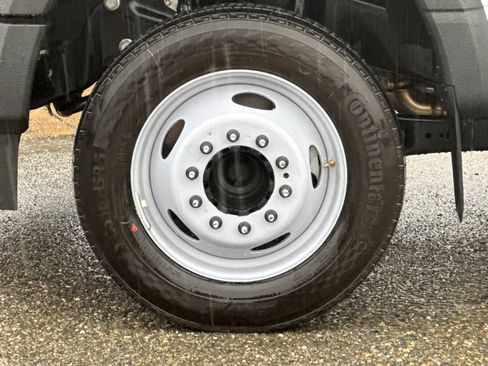New 2025 Ford F550 XL image 25