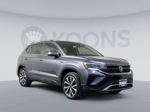 Used 2022 Volkswagen Taos SE image 8
