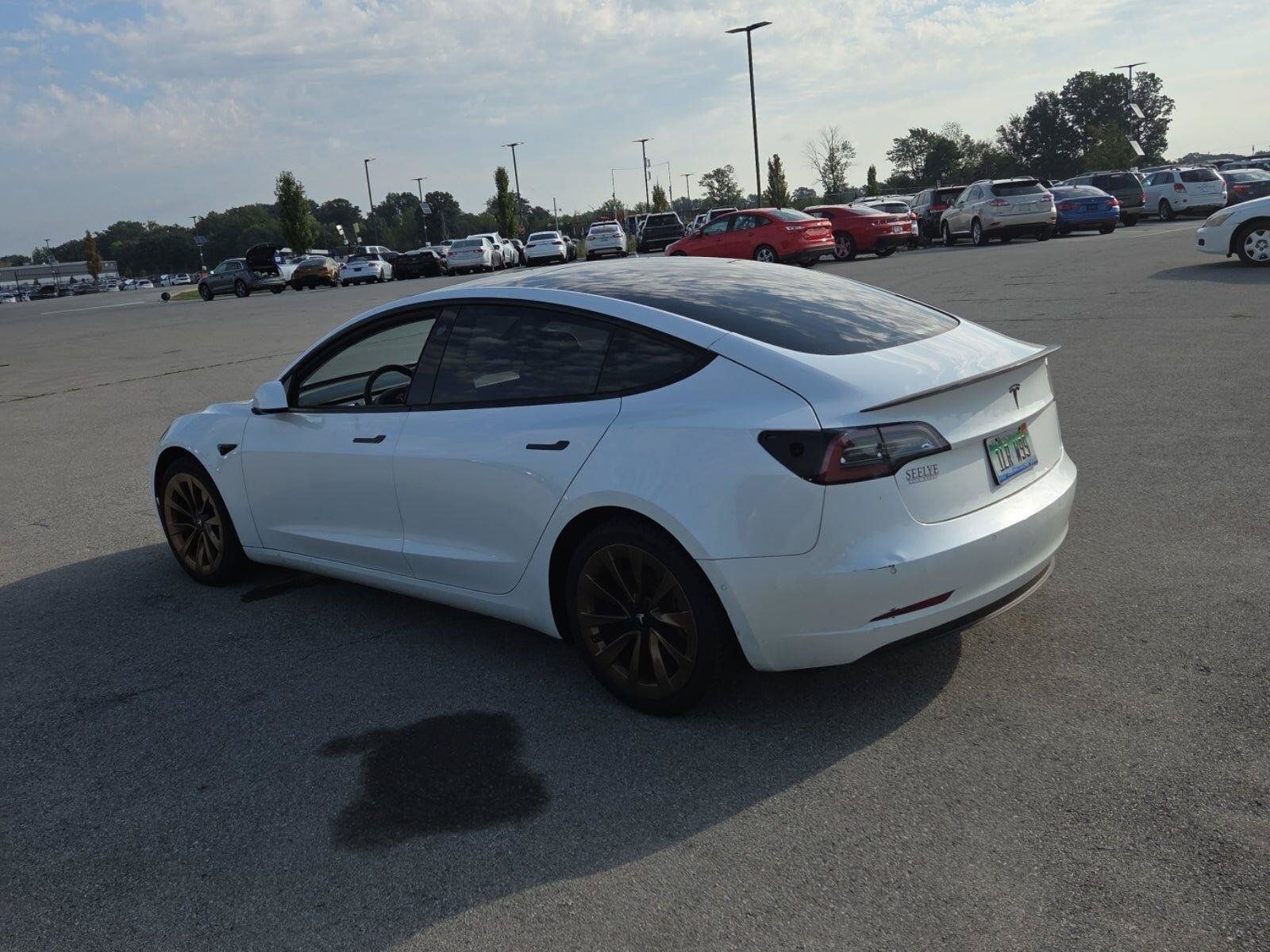 Used 2022 Tesla Model 3 Long Range AWD/4WD image 3