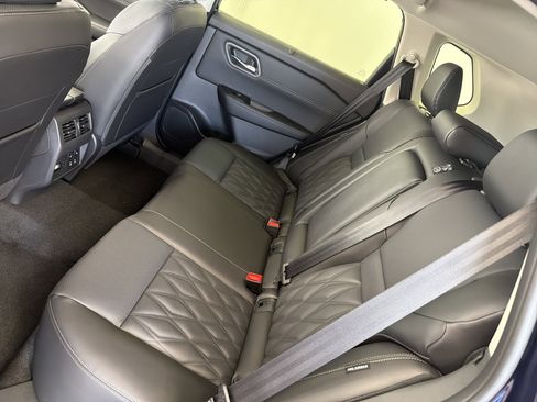 New 2026 Nissan Rogue Platinum image 10