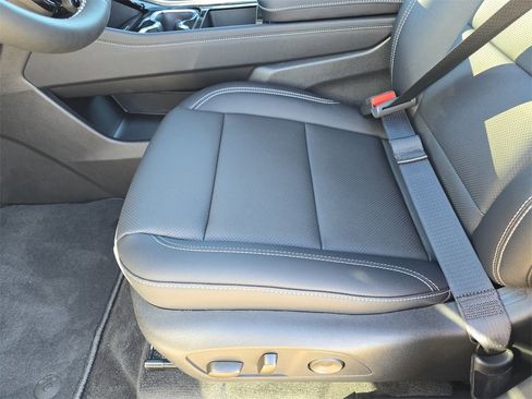 New 2026 Chevrolet Traverse LT image 30