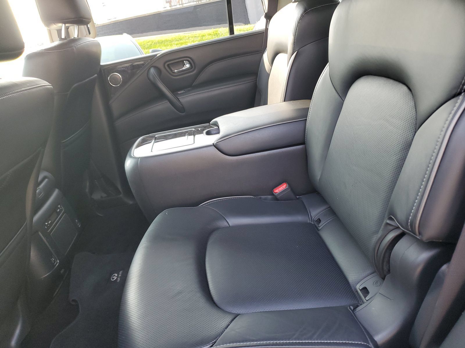 Used 2023 INFINITI QX80 Luxe w/ Cargo Package AWD/4WD image 14