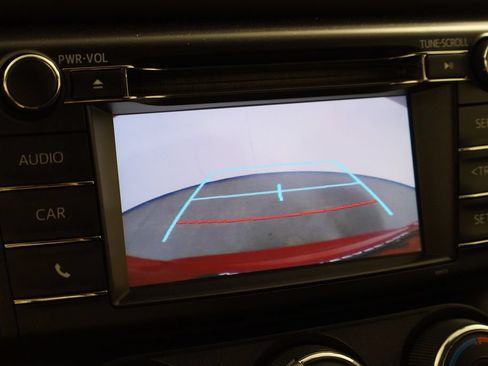 Used 2017 Toyota RAV4 LE FWD image 33