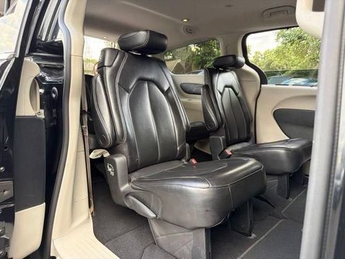 Used 2021 Chrysler Voyager Lxi FWD image 19