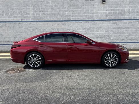 Used 2021 Lexus ES 300h w/ Premium Package image 8