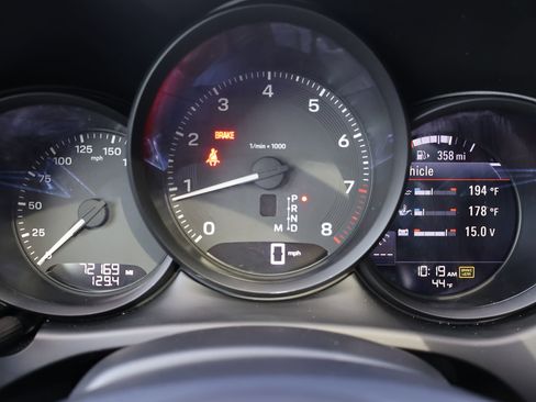 Certified 2022 Porsche Macan image 17