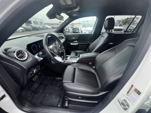 Used 2025 Mercedes-Benz GLB 250 image 25