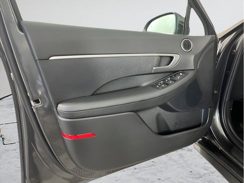 Used 2025 Hyundai Sonata SE FWD image 9