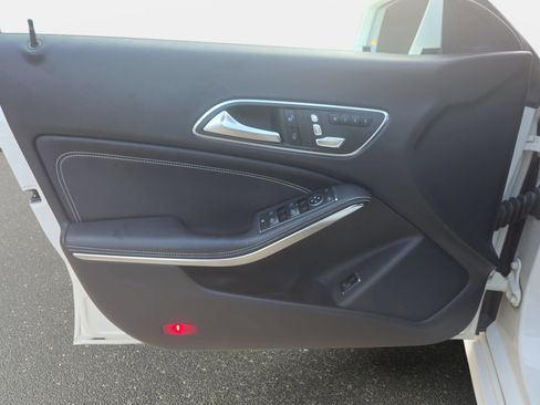 Used 2018 Mercedes-Benz CLA 250 image 25
