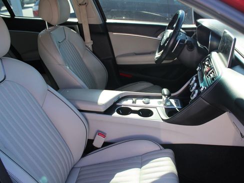 Used 2019 Genesis G70 3.3T Advanced RWD image 4