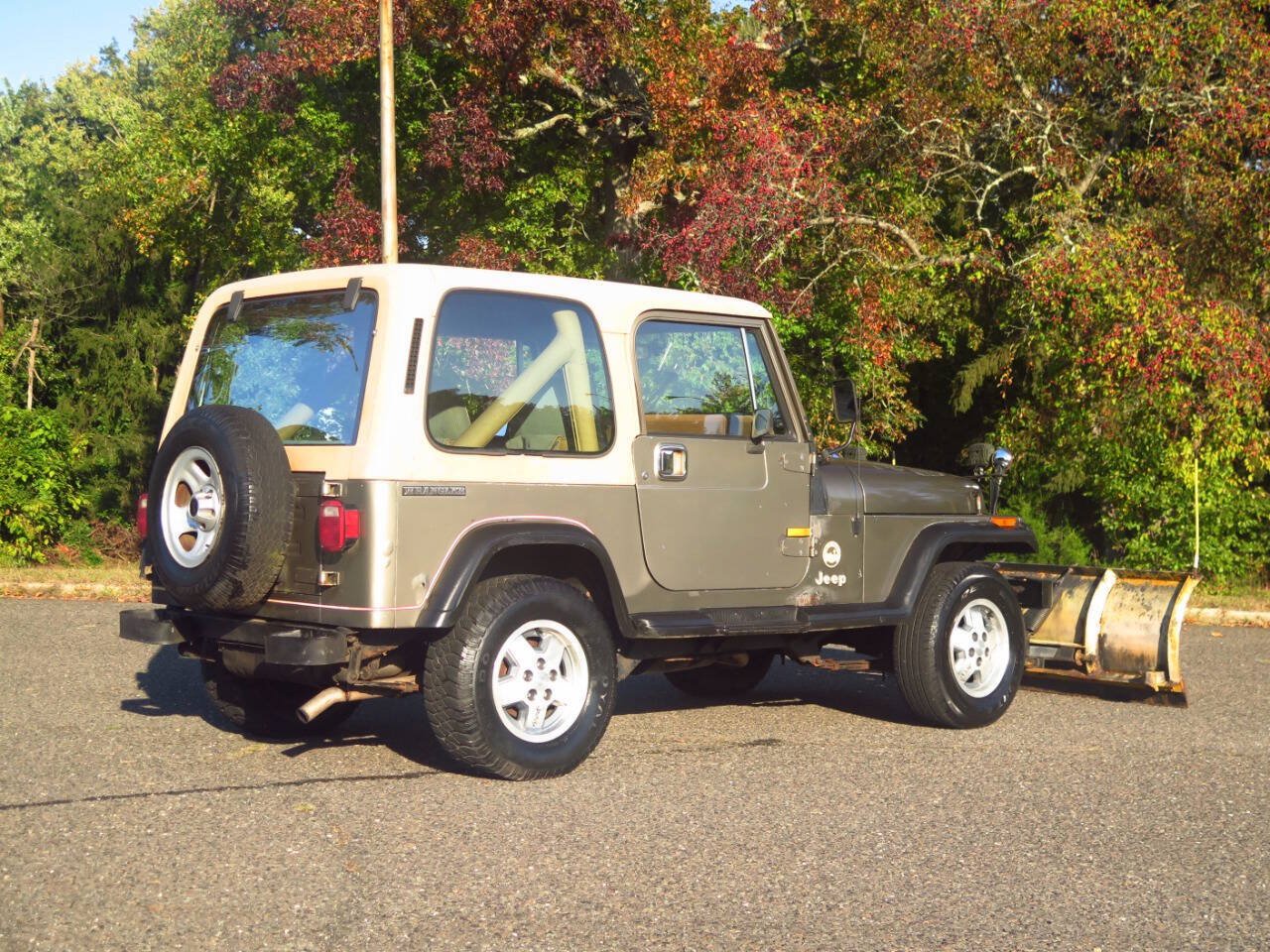 Used 1988 Jeep Wrangler Sahara AWD/4WD image 6