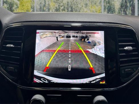 Used 2020 Jeep Grand Cherokee Altitude AWD/4WD image 27