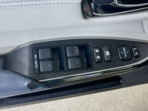 Used 2013 Toyota Avalon Limited image 18