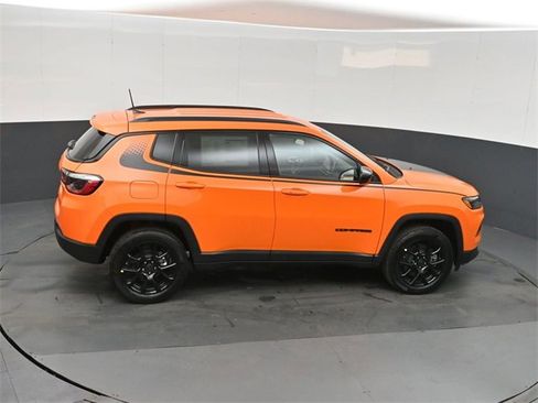 New 2026 Jeep Compass Latitude image 29