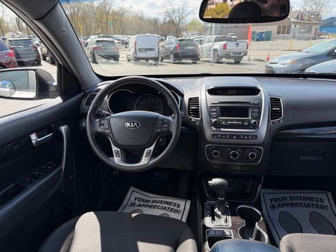 Used 2014 Kia Sorento LX AWD/4WD image 12