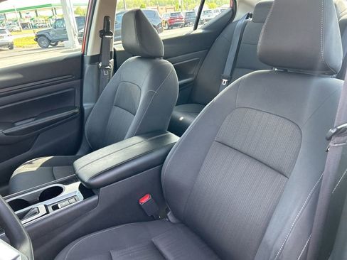 Used 2024 Nissan Altima 2.5 SV AWD/4WD image 14
