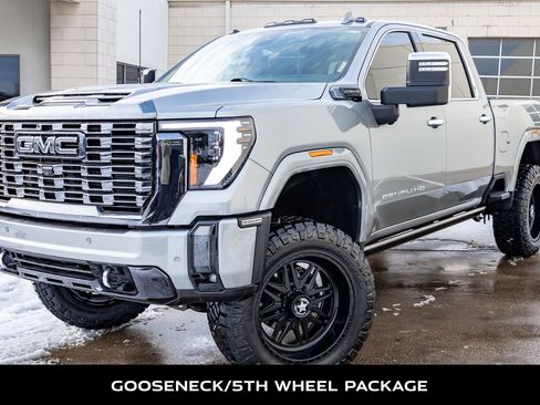 Used 2024 GMC Sierra 2500 Denali Ultimate image 5