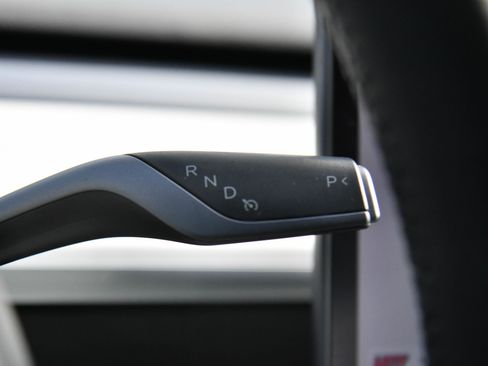 Used 2021 Tesla Model 3 Standard Range Plus image 26