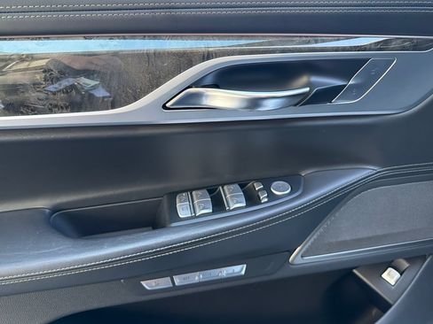 Used 2017 BMW 740i RWD image 12