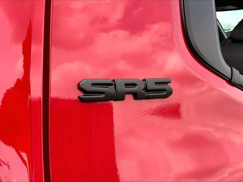 Used 2025 Toyota Tacoma SR5 image 10