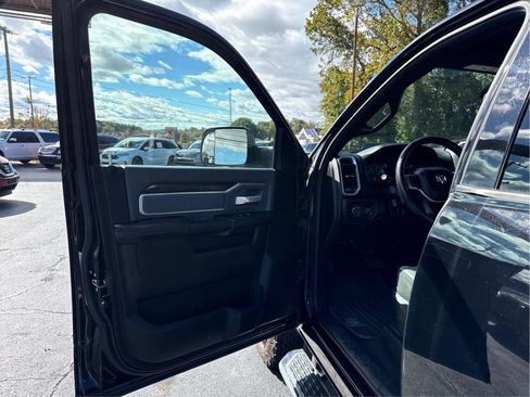 Used 2021 RAM 3500 Big Horn image 14