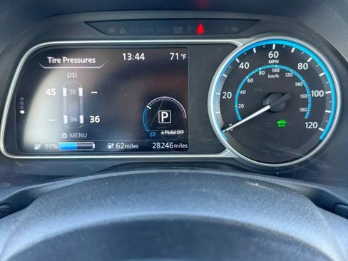 Used 2018 Nissan Leaf SV FWD image 17