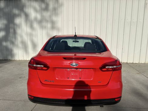 Used 2017 Ford Focus SE FWD image 4