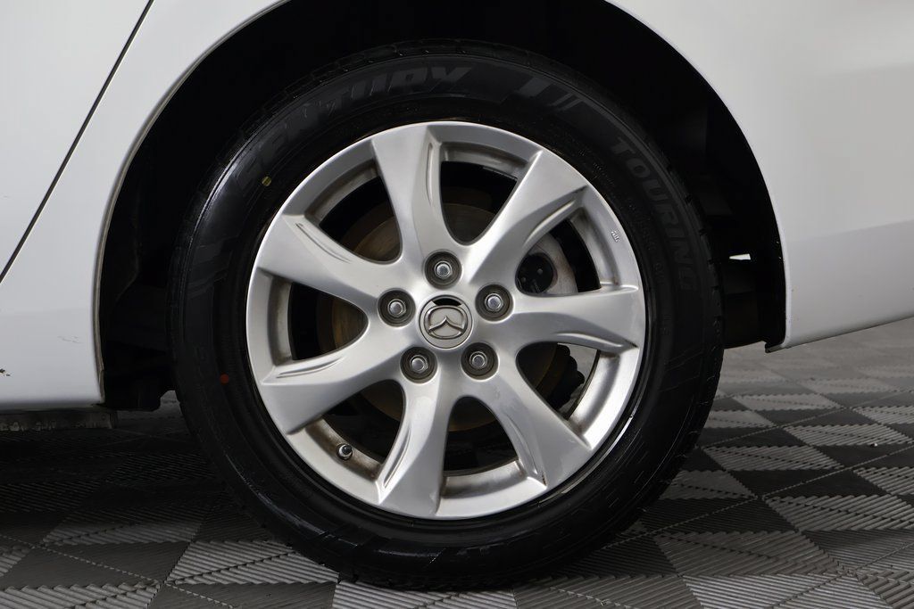 Used 2011 MAZDA MAZDA3 i Touring FWD image 16