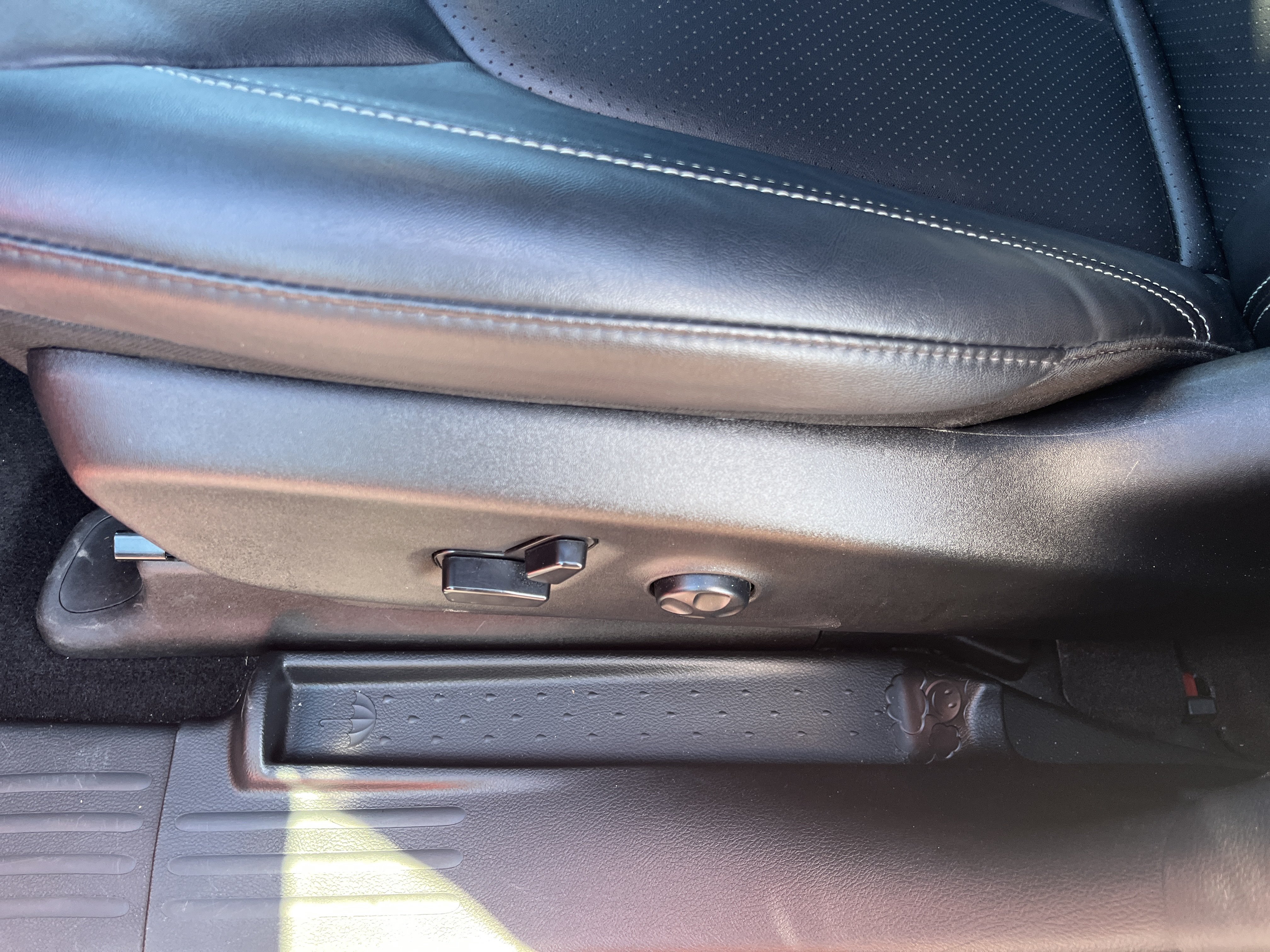 Used 2025 Chrysler Pacifica Select FWD image 15