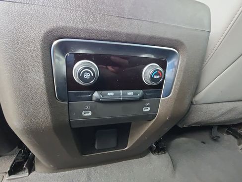 Used 2023 Chevrolet Suburban LT AWD/4WD image 43