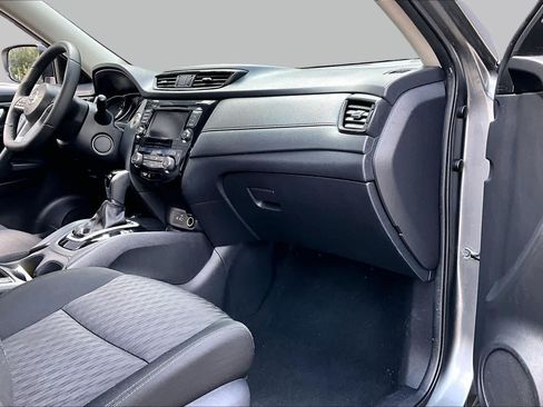 Used 2019 Nissan Rogue SV FWD image 19