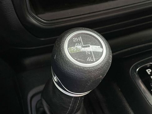 Used 2022 Jeep Wrangler Unlimited Sport AWD/4WD image 34