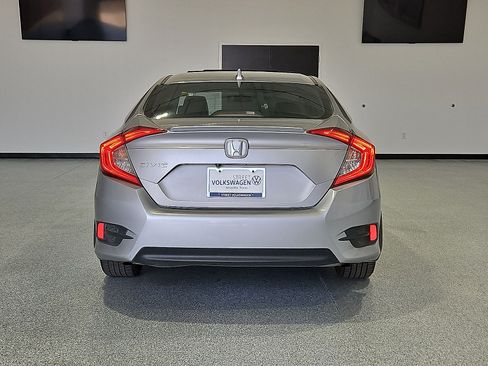 Used 2018 Honda Civic EX-T image 7