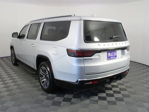 Used 2023 Jeep Wagoneer L Series II image 26