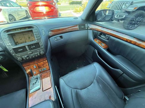 Used 2005 Lexus LS 430 RWD image 18