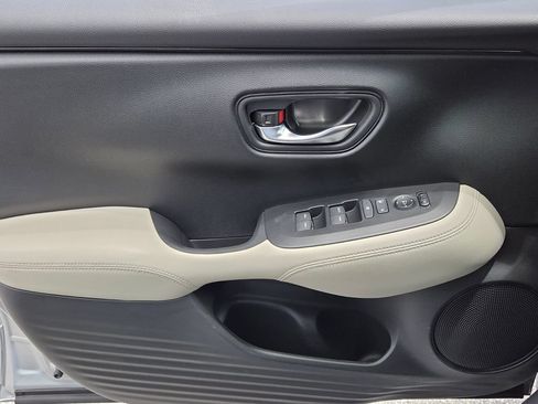 Certified 2024 Honda HR-V LX image 30