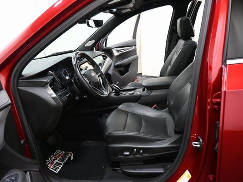 Used 2023 Cadillac XT6 Premium Luxury w/ Technology Package image 11