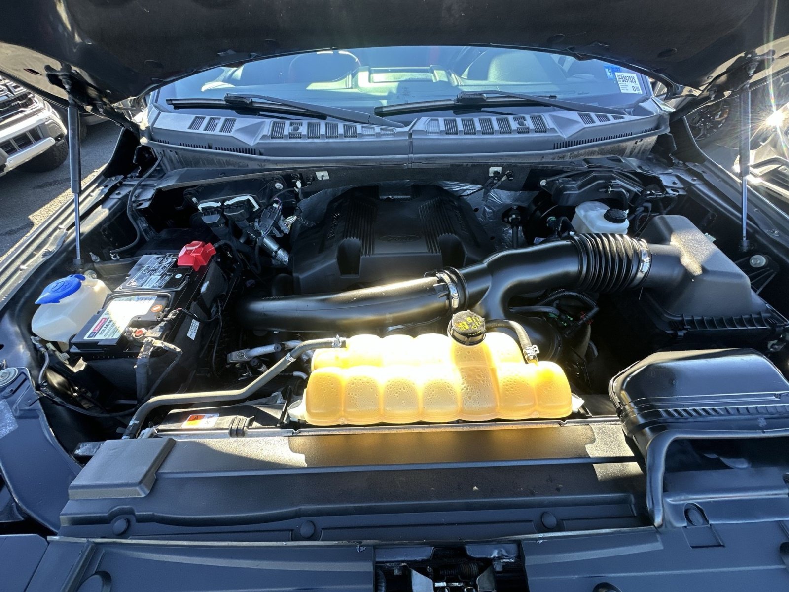 Used 2018 Ford F150 Lariat w/ Equipment Group 502A Luxury AWD/4WD image 29