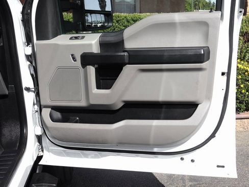 Used 2017 Ford F550 2WD Crew Cab Super Duty image 45