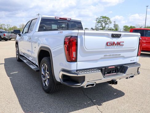 New 2026 GMC Sierra 1500 SLT image 29