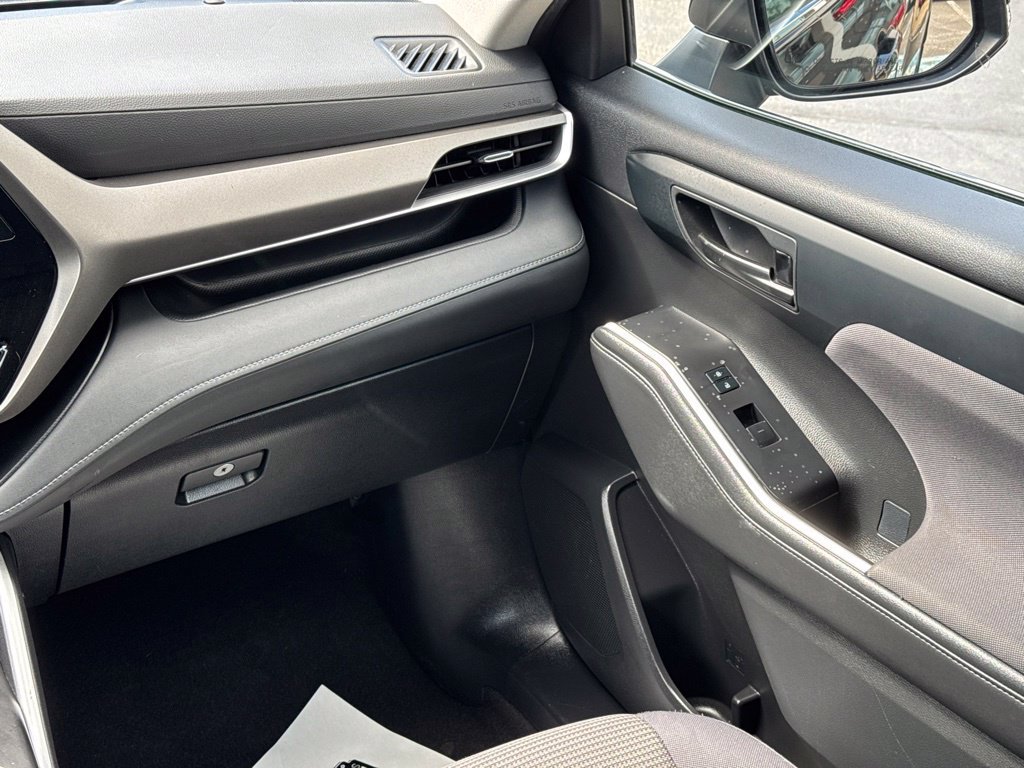 Used 2023 Toyota Highlander L FWD image 21