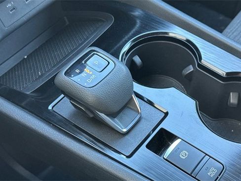 Used 2023 Nissan Rogue SV image 24