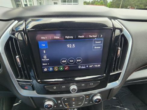 Used 2023 Chevrolet Traverse RS AWD/4WD image 18