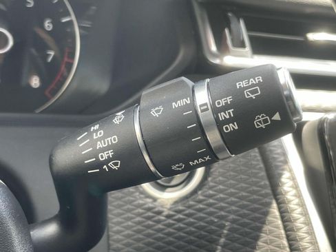 Used 2020 Land Rover Range Rover Velar S AWD/4WD image 24