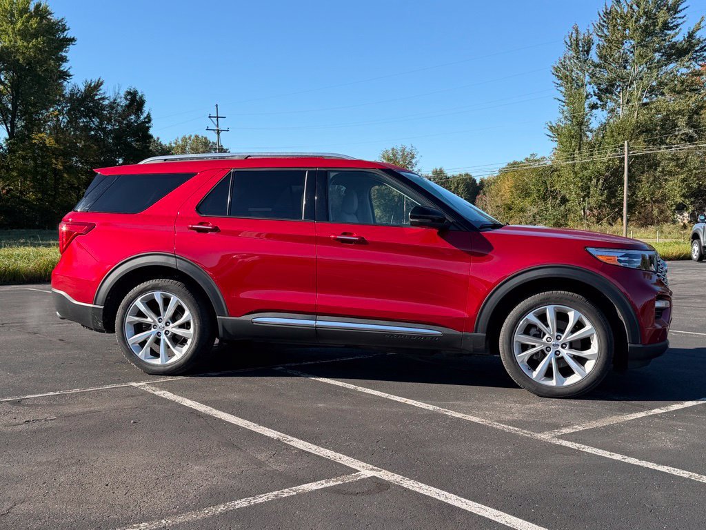 Used 2023 Ford Explorer Platinum w/ Technology Package AWD/4WD image 4