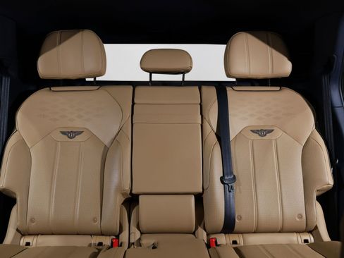 Used 2023 Bentley Bentayga Extended Wheelbase AWD/4WD image 45