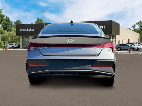 New 2025 Hyundai Elantra SEL image 6